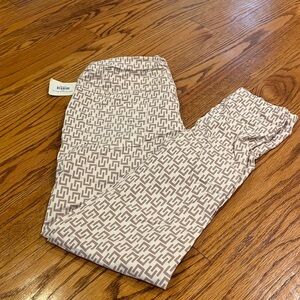 NWT Italy Moda Woman’s Italian FF-Inspired Pants Light Pink